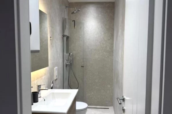 Shtepi me qera Apartament ne Tirane, 1+1, Mobilimi E mobiluar, Pagesa 700  Euro.