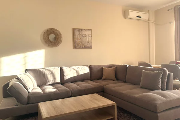 Appartamento in affitto a Tirana 2+1, Arredato