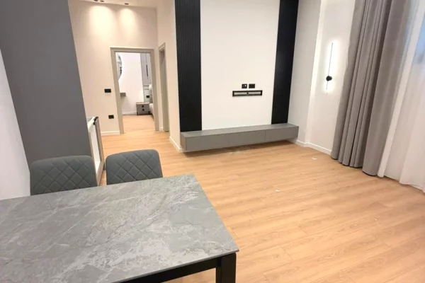 Jepet me qera Apartament 1+1 tek Kodra e Diellit 1/800 euro