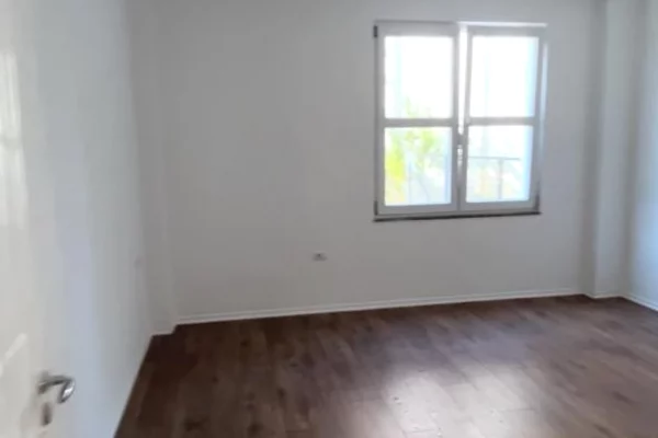 Apartment for rent in Tirana 2+1, Emty