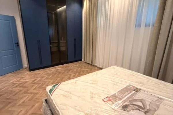 Shtepi me qera Apartament ne Tirane, 2+1, Mobilimi E mobiluar, Pagesa 900  Euro.