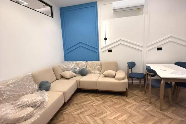 Shtepi me qera Apartament ne Tirane, 2+1, Mobilimi E mobiluar, Pagesa 900  Euro.