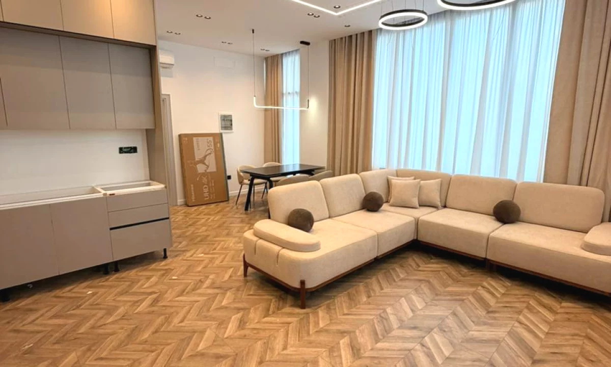 Shtepi me qera Apartament ne Tirane, 1+1, Mobilimi Pjeserisht e mobiluar, Pagesa 800  Euro.