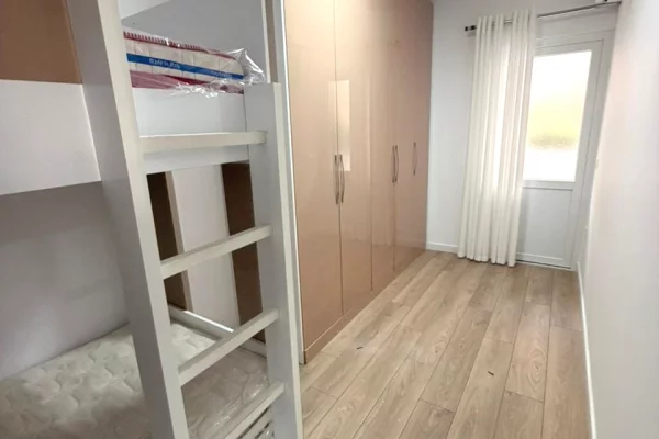 Shtepi me qera Apartament ne Tirane, 1+1, Mobilimi E mobiluar, Pagesa 800  Euro.