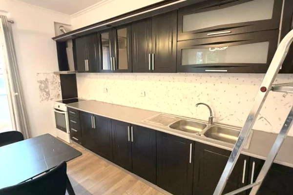 Shtepi me qera Apartament ne Tirane, 1+1, Mobilimi E mobiluar, Pagesa 800  Euro.