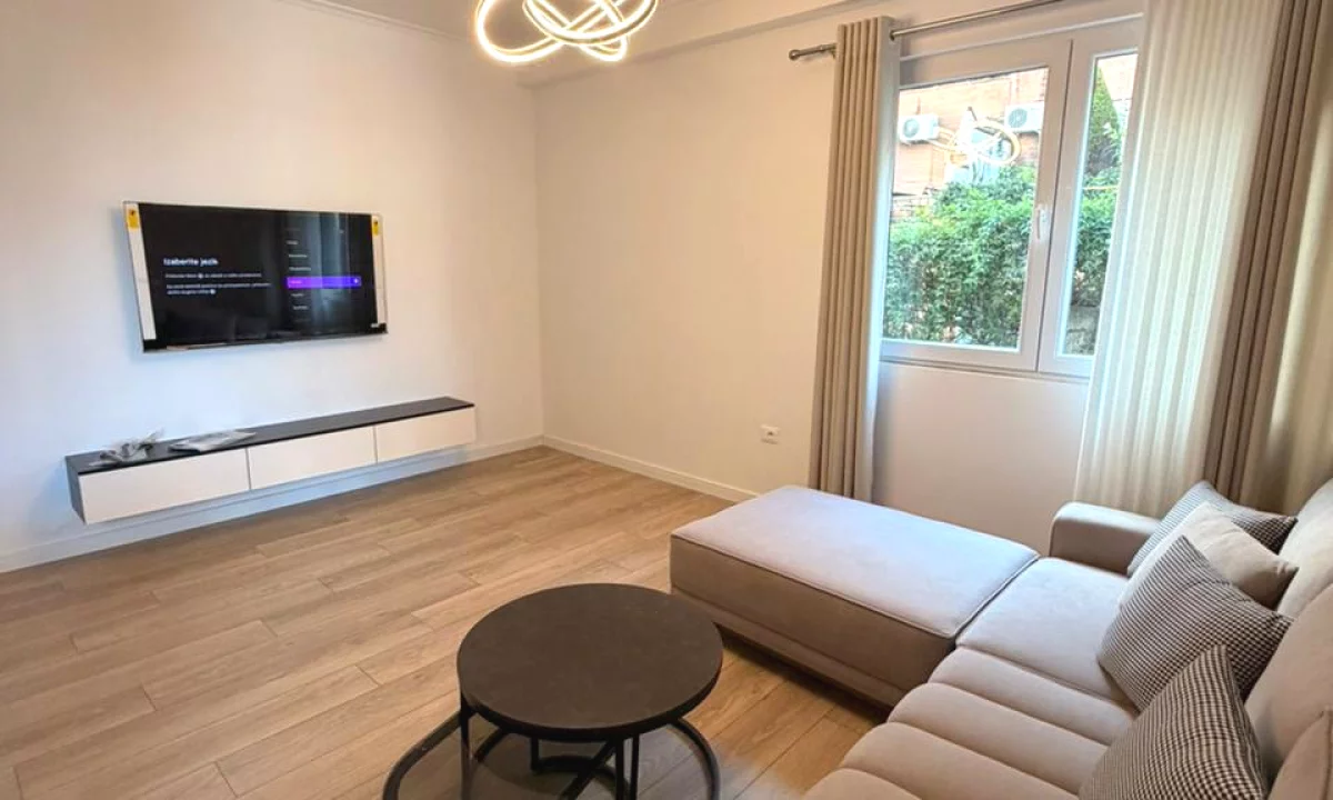 Shtepi me qera Apartament ne Tirane, 1+1, Mobilimi E mobiluar, Pagesa 800  Euro.