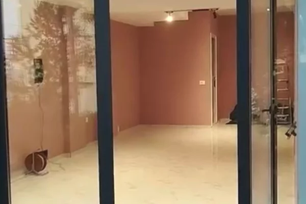 Jepet dyqan me qera tek Liqeni i Thate/750 euro