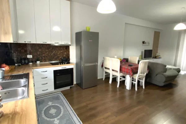 Jepet me qera apartament 2+1 ne Koder Kamez/45,000 leke muaji