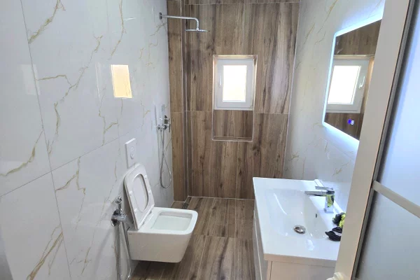 Apartment for rent in Tirana 2+1, Emty