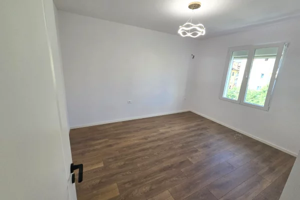 Apartment for rent in Tirana 2+1, Emty