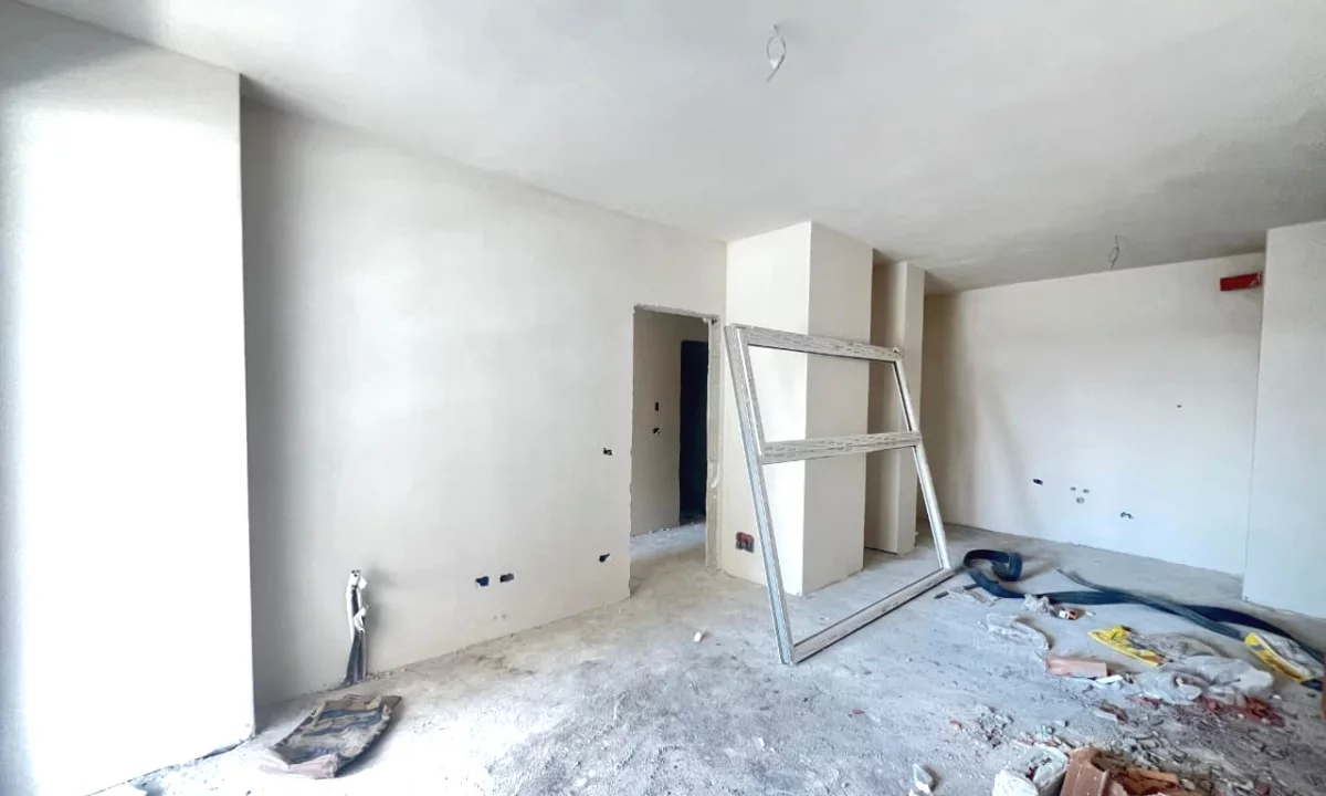 Shtepi ne shitje Apartament ne Tirane, 2+1, Mobilimi Bosh, pa mobiluar, Pagesa 155,000  Euro.