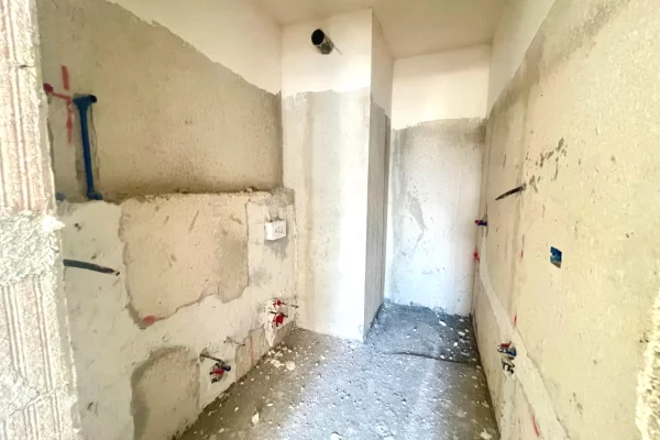 Shtepi ne shitje Apartament ne Tirane, 2+1, Mobilimi Bosh, pa mobiluar, Pagesa 155,000  Euro.