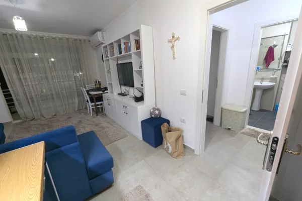 Jepet me qera apartment 1+1 Ne Fresk/400 euro