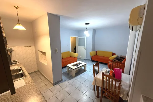 Jepet me qera Apatament 1+1 Tregu elektrik/500 euro