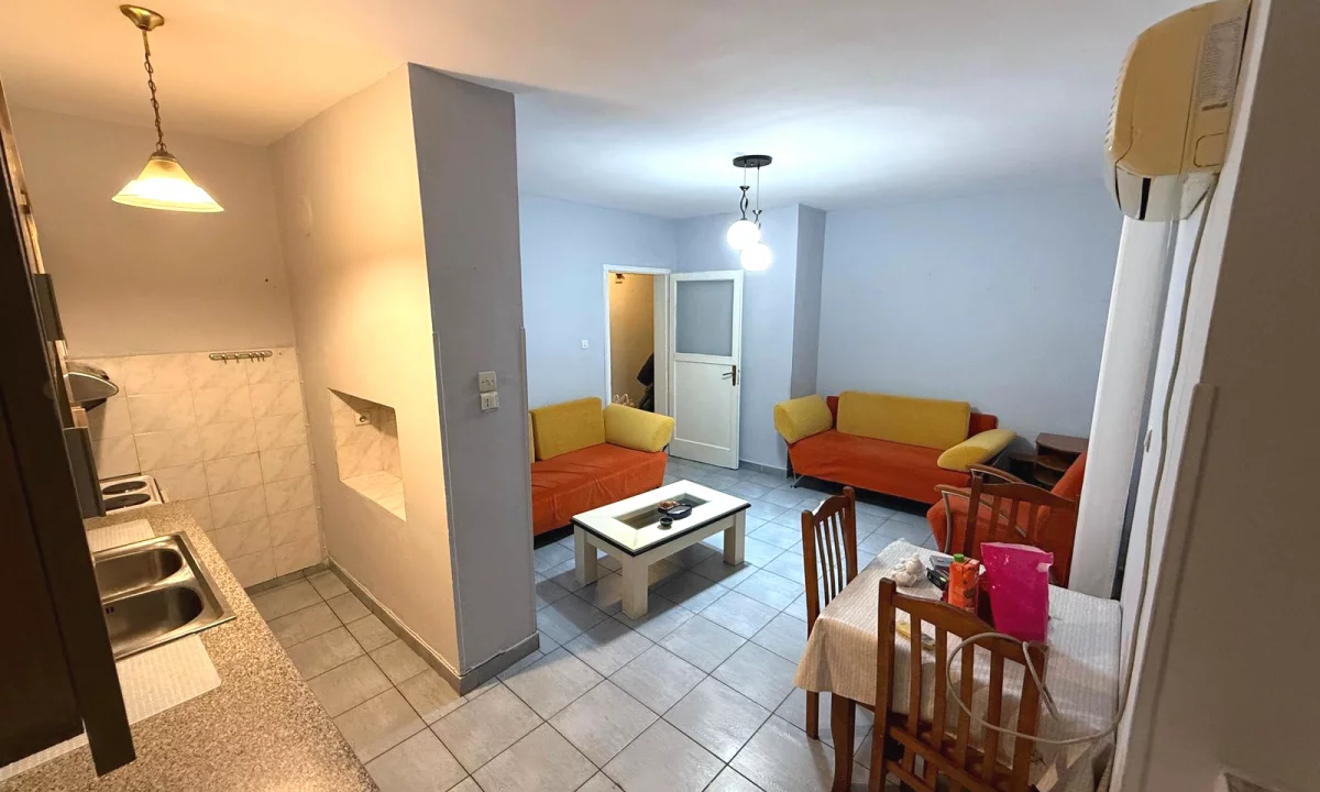 Appartamento in affitto a Tirana 1+1, Arredato