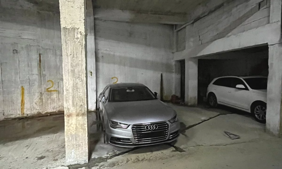 Shiten 2 Poste Parkimi Okazion tek Kodra e Diellit/40,000 leke