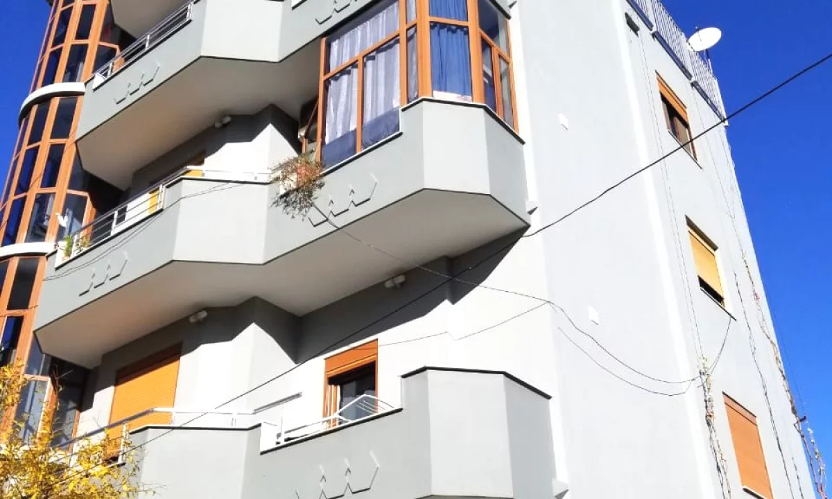 Villa di lusso in vendita a Tirana 7+1, Arredato