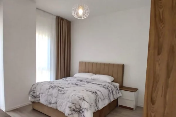 Shtepi me qera Apartament ne Tirane, 2+1, Mobilimi E mobiluar, Pagesa 1,000  Euro.