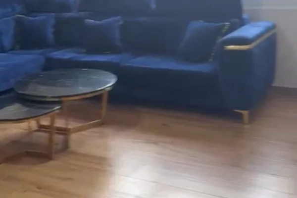 Appartamento in affitto a Tirana 2+1, SemiArredato