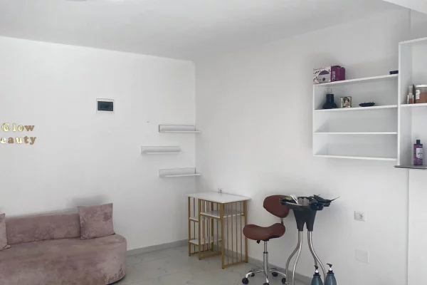 Ambient biznesi me qera 3+1 ne Tirane - 400 Euro