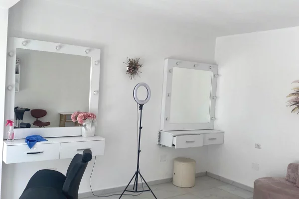 Jepet me qera dyqan ne Paskuqan/400 Euro