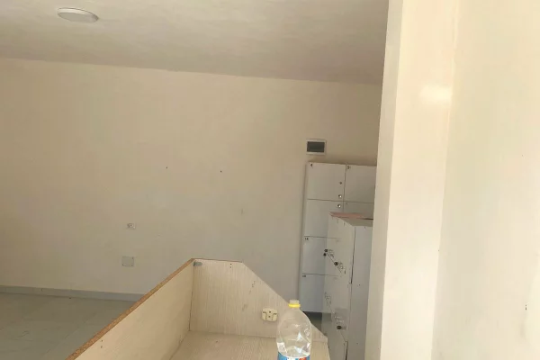 Ambient biznesi me qera 3+1 ne Tirane - 400 Euro