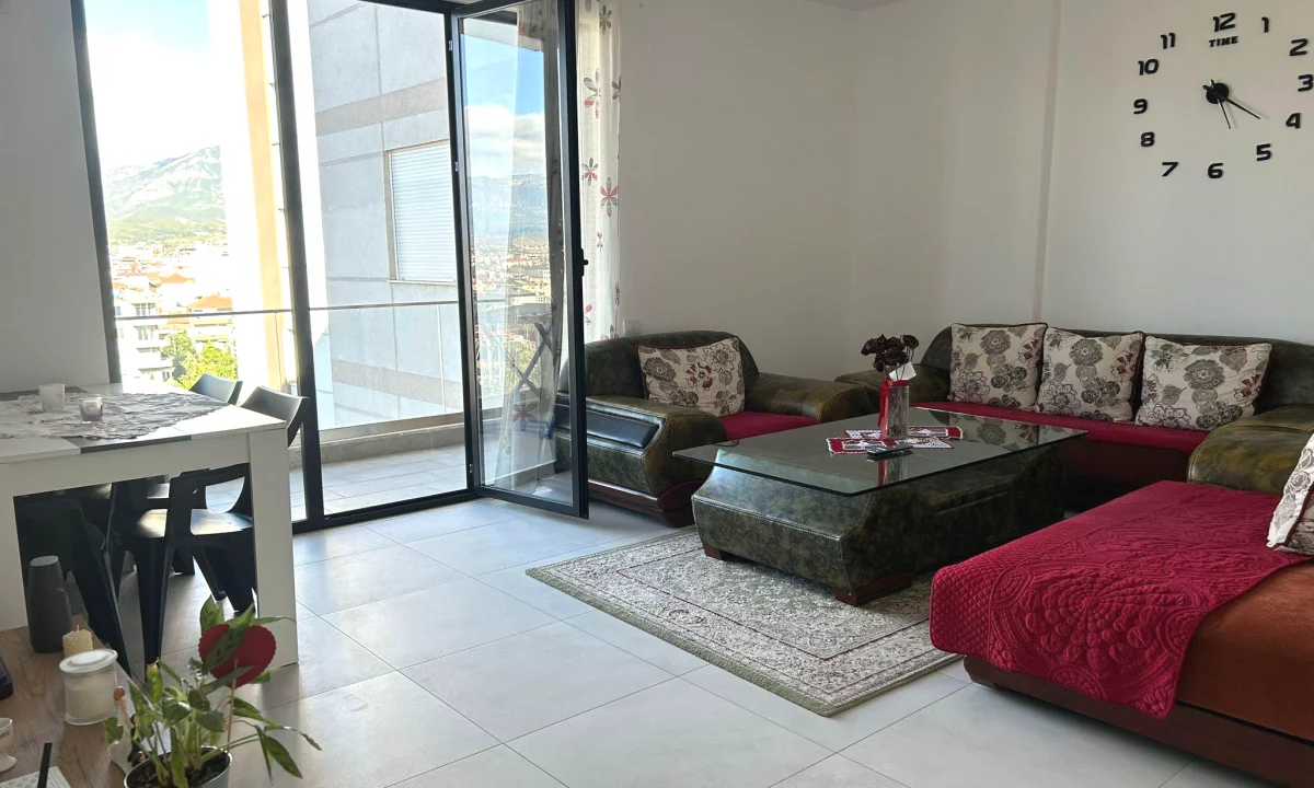 Shtepi ne shitje Apartament ne Tirane, 2+1, Mobilimi E mobiluar, Pagesa 110,000,000  Leke.