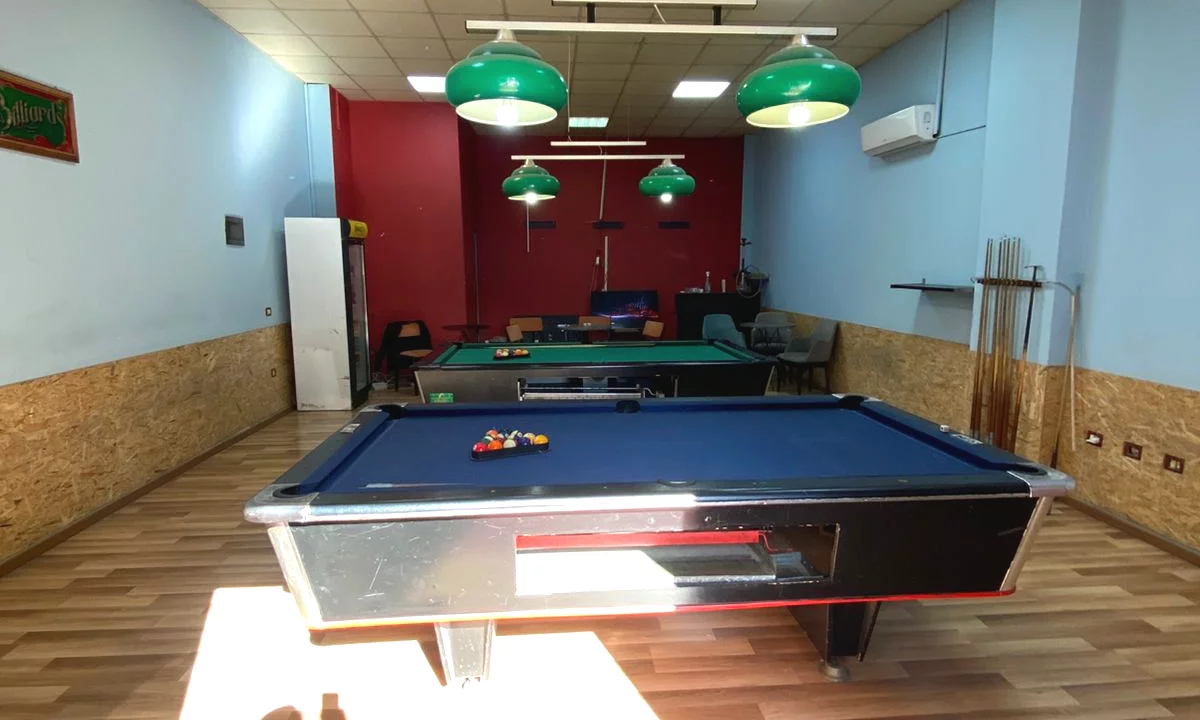 Shitet Biznes Bilardo Prane Terminalit