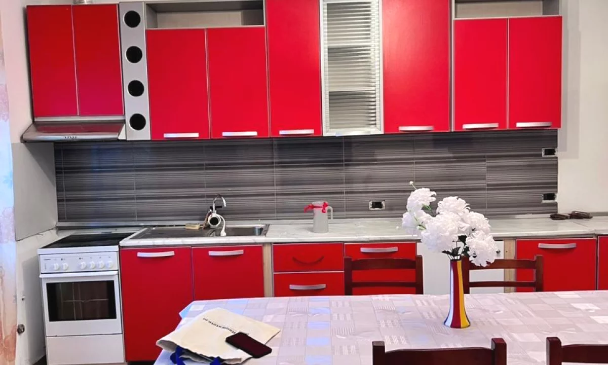 Shtepi me qera Apartament ne Tirane, 2+1, Mobilimi E mobiluar, Pagesa 500  Euro.