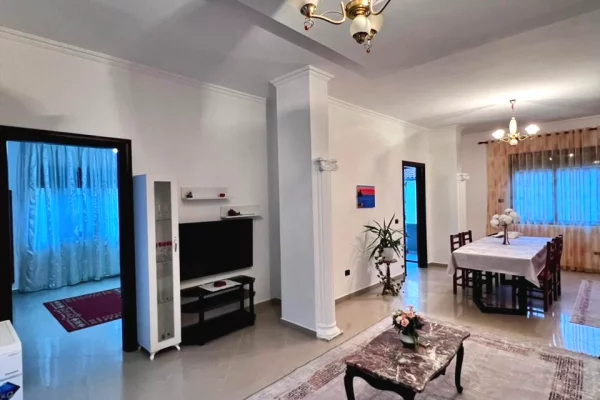 Shtepi me qera Apartament ne Tirane, 2+1, Mobilimi E mobiluar, Pagesa 500  Euro.