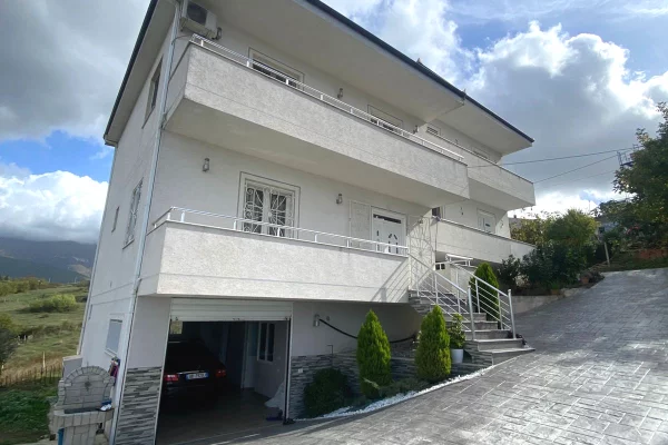 Luxury villas for sale in Tirana 5+1, Furnished