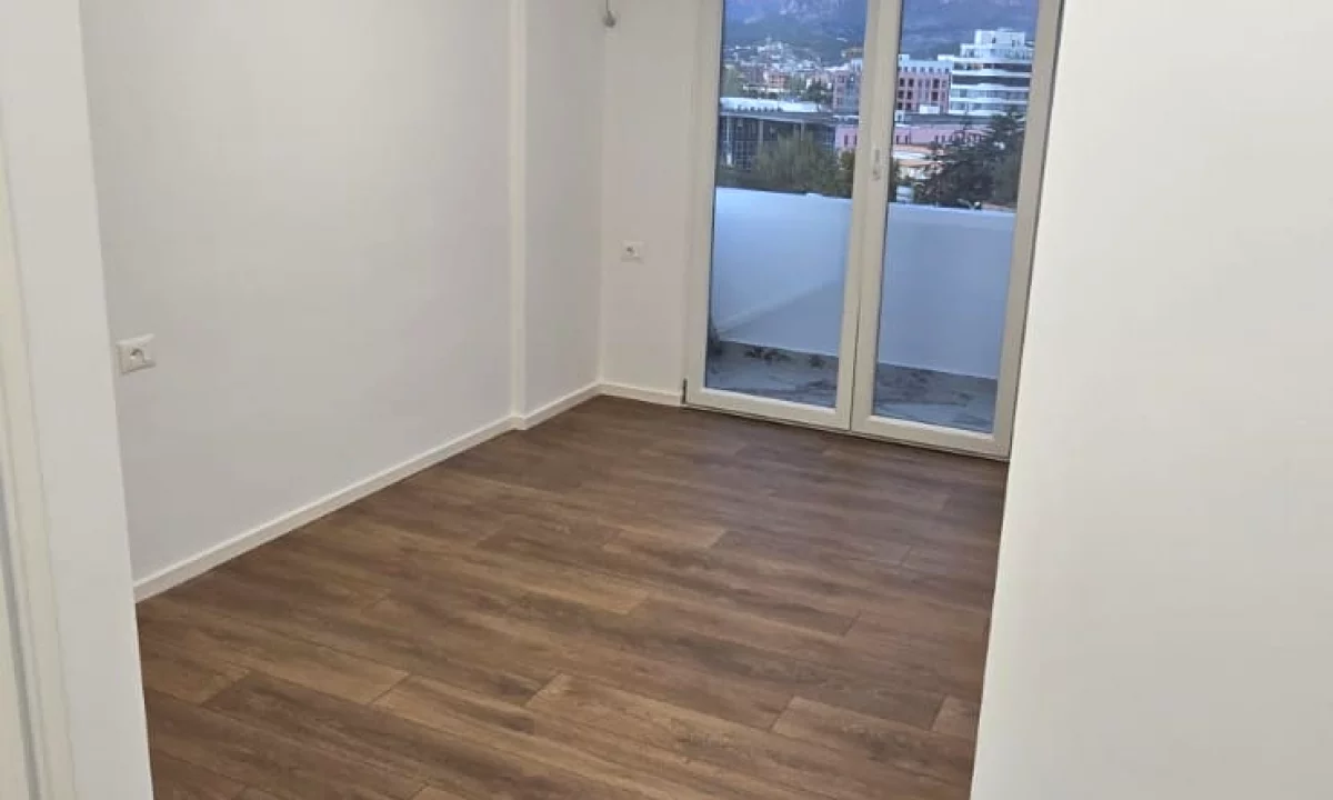 Appartamento in vendita a Tirana 2+1, Vuoto