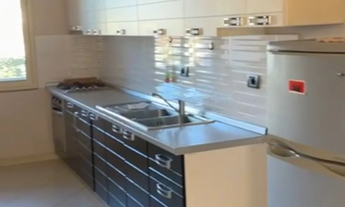 Shtepi me qera Apartament ne Tirane, 1+1, Mobilimi E mobiluar, Pagesa 350  Euro.