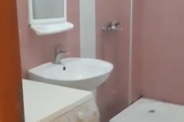 Shtepi me qera Apartament ne Tirane, 1+1, Mobilimi E mobiluar, Pagesa 400  Euro.