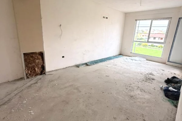 Shtepi ne shitje Apartament ne Tirane, 2+1, Mobilimi Bosh, pa mobiluar, Pagesa 125,000  Euro.