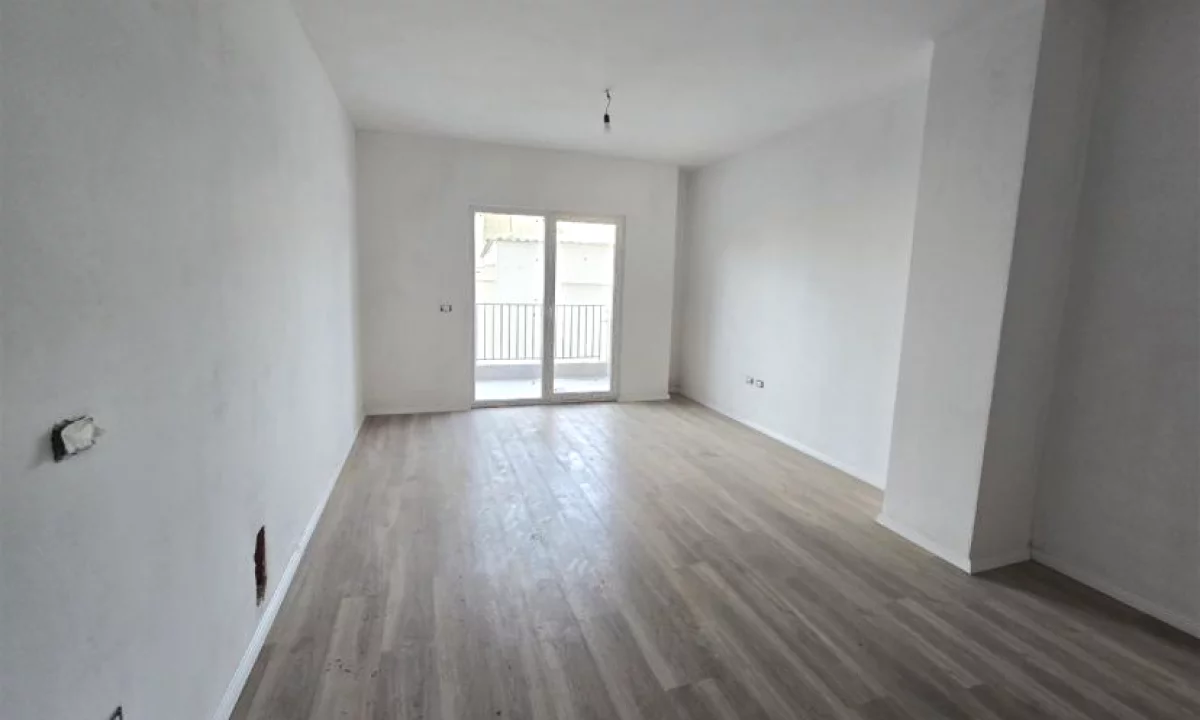 Apartment for sale in Tirana 1+1, Emty