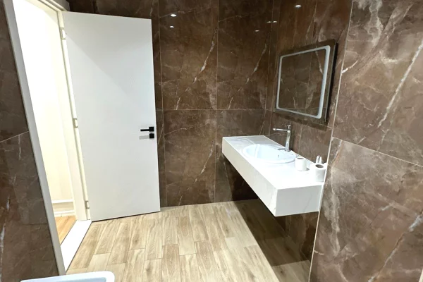 Shtepi me qera Apartament ne Tirane, 1+1, Mobilimi E mobiluar, Pagesa 500  Euro.