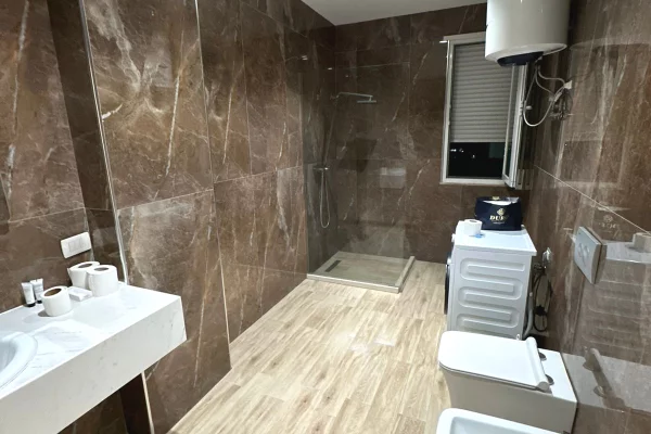 Shtepi me qera Apartament ne Tirane, 1+1, Mobilimi E mobiluar, Pagesa 500  Euro.