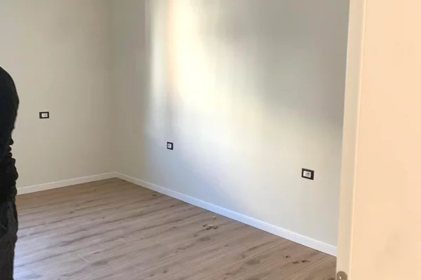 Shtepi me qera Apartament ne Tirane, 3+1, Mobilimi Bosh, pa mobiluar, Pagesa 1,500  Euro.