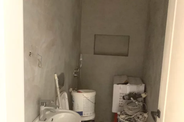 Shtepi me qera Apartament ne Tirane, 3+1, Mobilimi Bosh, pa mobiluar, Pagesa 1,500  Euro.