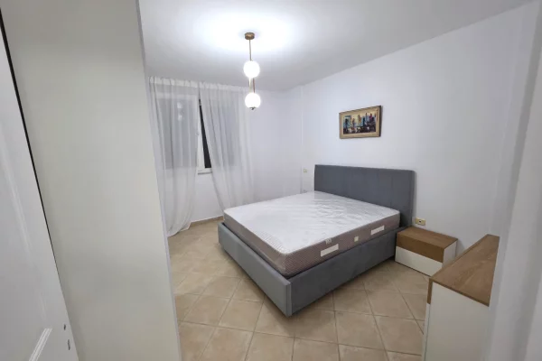 Shtepi me qera Apartament ne Tirane, Garsoniere, Mobilimi E mobiluar, Pagesa 650  Euro.