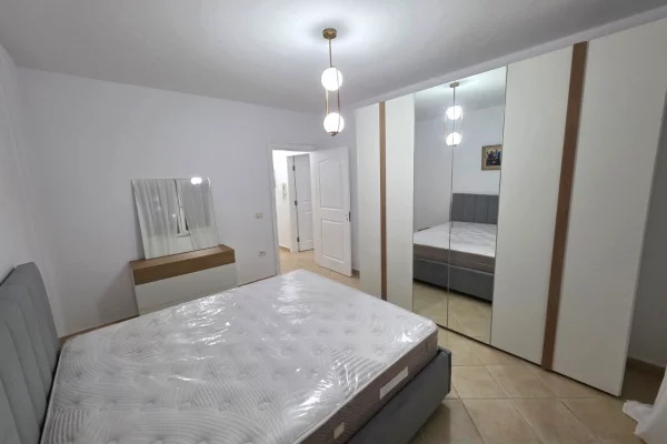 Shtepi me qera Apartament ne Tirane, Garsoniere, Mobilimi E mobiluar, Pagesa 650  Euro.