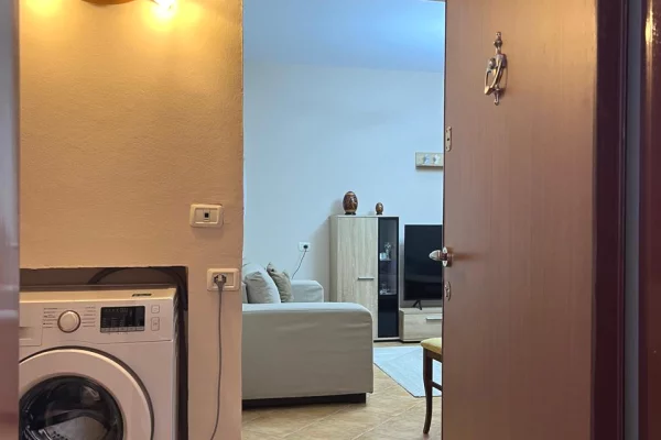 Shtepi me qera Apartament ne Tirane, 2+1, Mobilimi E mobiluar, Pagesa 700  Euro.