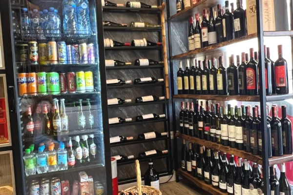 Shitet ambient biznesi ne Durres plazh/140,000 euro