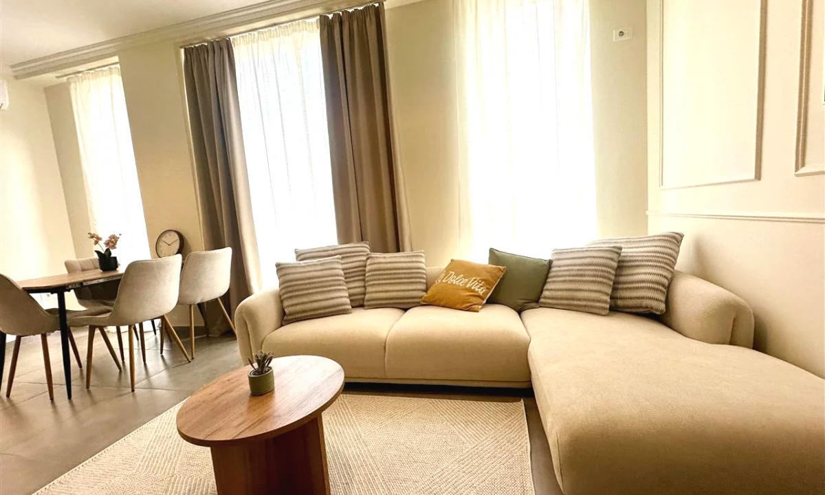 Shtepi me qera Apartament ne Tirane, 1+1, Mobilimi E mobiluar, Pagesa 65,000  Leke.