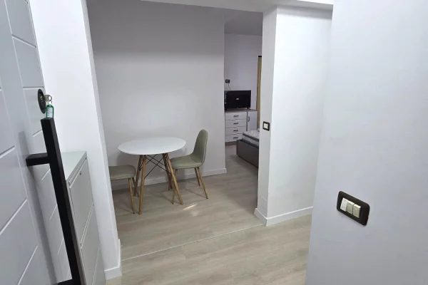 Shtepi me qera Apartament ne Tirane, Garsoniere, Mobilimi E mobiluar, Pagesa 500  Euro.