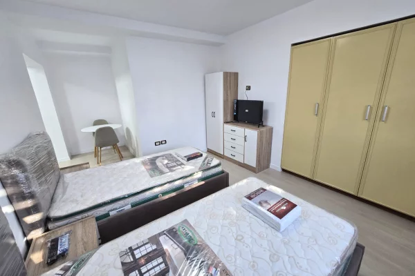 Shtepi me qera Apartament ne Tirane, Garsoniere, Mobilimi E mobiluar, Pagesa 500  Euro.