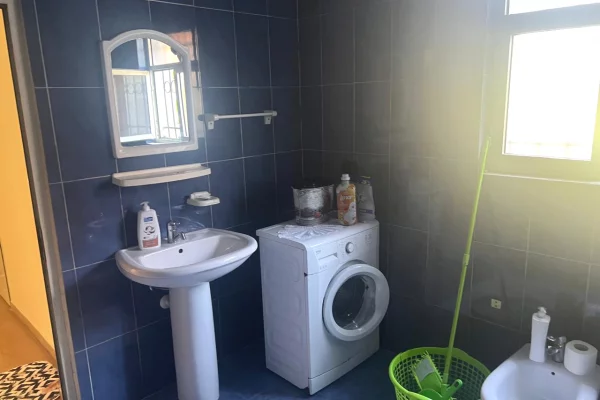 Shtepi me qera Apartament ne Tirane, 1+1, Mobilimi E mobiluar, Pagesa 35,000  Leke.