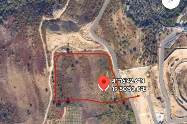 Shitet toke ne Mjull Bathore