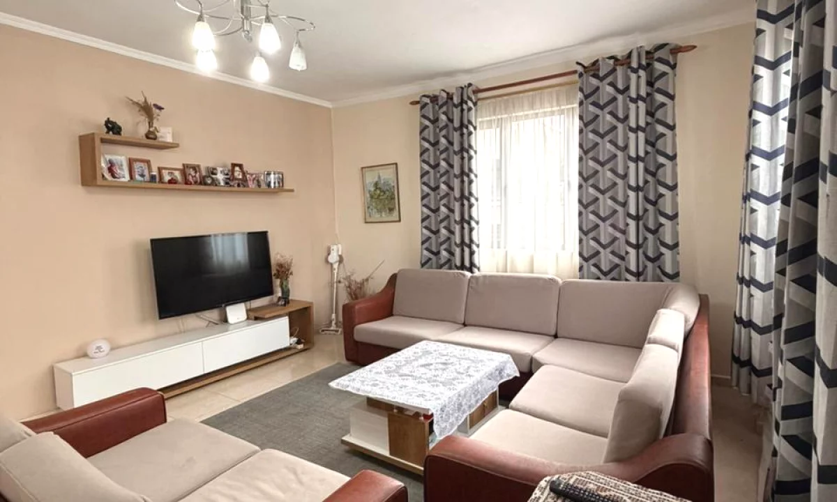 Appartamento in vendita a Tirana 2+1, Arredato